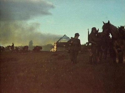 Soldiers of 39th Panzerkorps evacuating villages near Gumbinnen autumn 1944.jpg