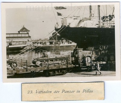WWII Foto Ostpr. Pillau Baltijsk Hafen Panzer Verladung.jpg