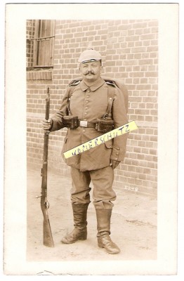 Portraet-Sturmsoldat-IR-10-Koenigsberg-1915.jpg