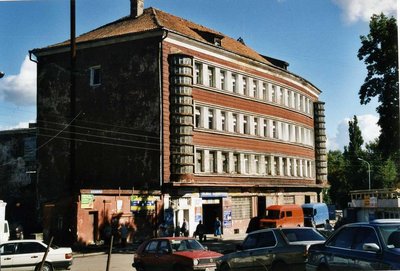 Калининград Pre-war building, Kaliningrad 2003.jpg