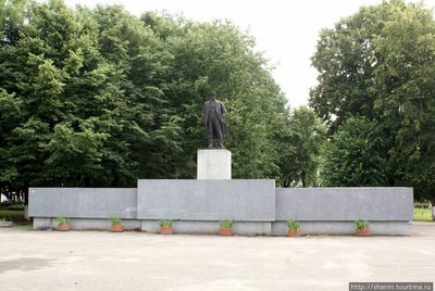Памятник Ленину в Полесске