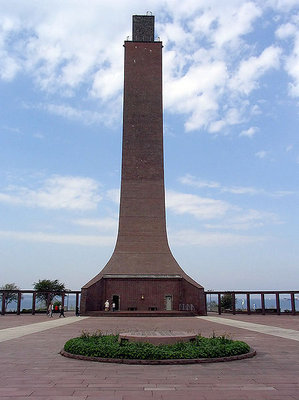 448px-Marineehrenmal_Laboe_1.jpg