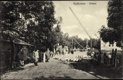 Postcard Eydtkuhnen, Grenze.jpg