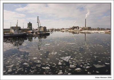 Вид от элеватора в торговом порту вниз по течению Преголи