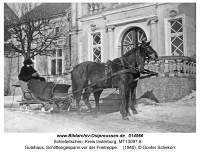 ID014566-Schieleitschen_Gutshaus_Schlitten_vor_Freitreppe_1940.jpg