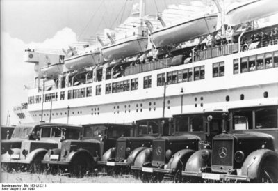 Bundesarchiv_Bild_183-L12211,_Lazarettschiff_-Wilhelm_Gustloff-.jpg