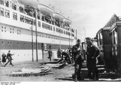 Bundesarchiv_Bild_183-L12214,_Lazarettschiff_-Wilhelm_Gustloff-.jpg