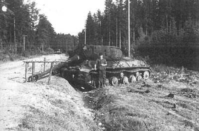 Auce-Kurland September 1944 Stalinpanzer mit 12,2cm Kanone.jpg