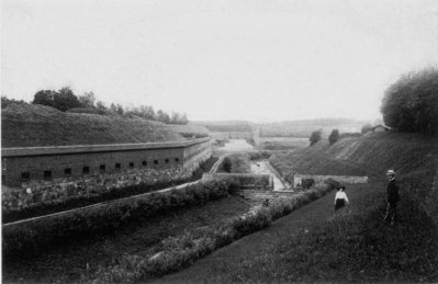 Wallgraben, zwischen Konigstor und Rossgarten Tor