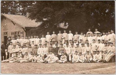 carte photo militaire allemande - 6e cie du regiment fusiliers n°33 (Gumbinnen) Graf Roon Prusse orientale 1910.jpg