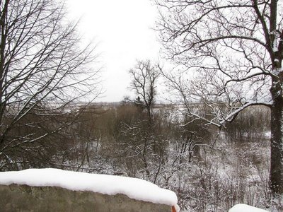 Вот такая панорама открывается с балкона, вид даже в это время года впечатляет...