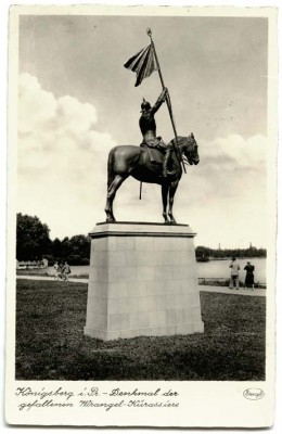 Koenigsberg - Denkmal der gefallenen Wrangel-Kurassiers.jpg