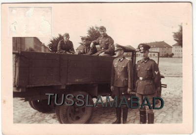 Koenigsberg Soldaten und Offizier in Uniform Lkw