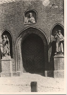 Вход в кирху. Фото из архива господина Фритца Бергера