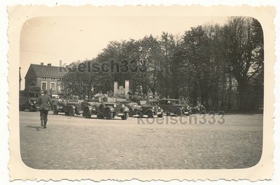 Foto Tapiau Ostpreußen Funker Kfz Kübelwagen LKW Adler BMW Hanomag Wanderer PKW