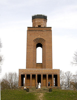 463px-Burg_Spreewald_Bismarkturm_02.jpg