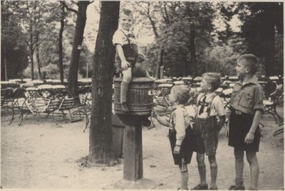 Дети в Макс Ашманн парке.
