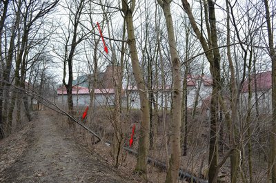 парал. стар. коллекору проложена труба, может времянка, может еще как