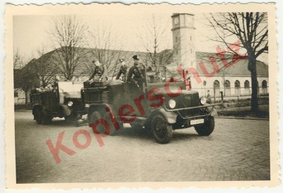 KRUPP 3 Achser LKW mit Rammbügel Kaserne Königsberg.jpg