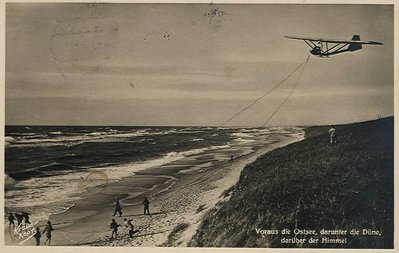 Запуск планера в сторону моря