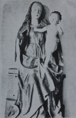 Кирха Шмодиттен - статуя мадонны.JPG
