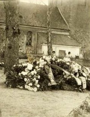 Schmoditten-Friedhof1 -.jpg