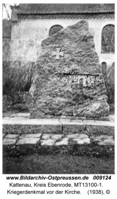 Kattenau-Kriegerdenkmal_vor_der_Kirche_1938.jpg