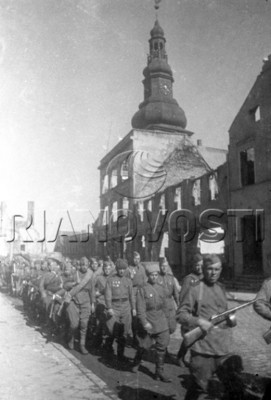 Советские войска в городе Инстербурге.jpg
