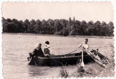 Катание на лодке.Озеро Верхнее 1960 год..jpg