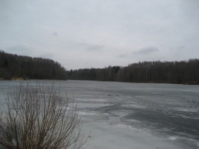 озеро рядом с лагерем