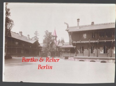 Rominten-Ostpreussen-Jagdschloss-mit-Innenhof-c1900.jpg