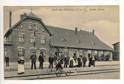 PILLKALLEN-BAHNHOF-MIT-GLEISE-1907.JPG