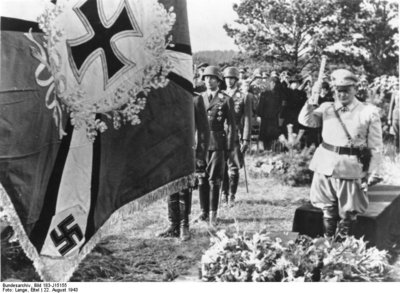Герман Геринг на похоронах Ешоннека