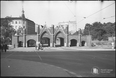 примерно 1940 год