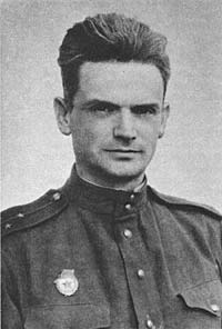 Гвардии старший лейтенант В.Лазурский, 1945г
