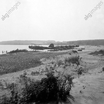 KÖNIGSBERG, WASSERFLUGZEUGE.jpg