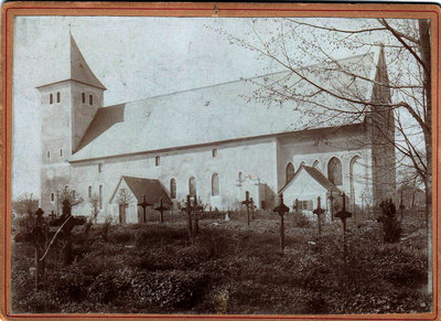 Kirche-und-Friedhof-Germau.JPG