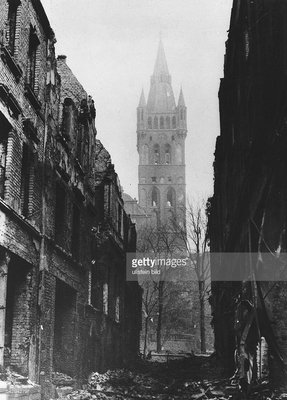 konigsberg-nach-dem-bombenangriff-von-1944-schlossturm.jpg