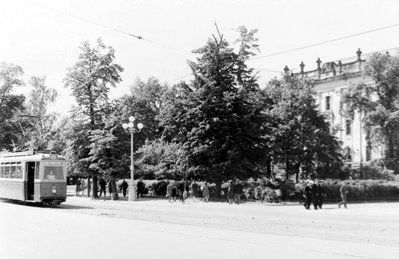 В начале проспекта