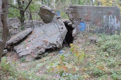 рядом площадка дальномерного поста