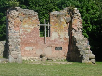 ruine-auf-dem-sammelfriedhof-germau-19439.jpg