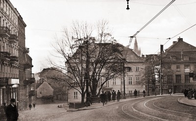 Bergplatz , 12