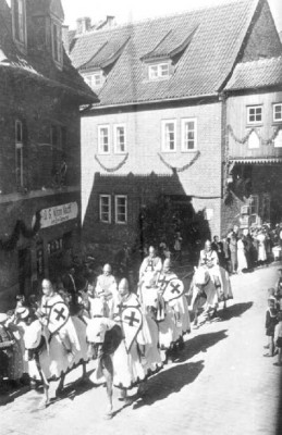 Die Ordensritter im Festzug zur 600 Jahrfeier der Stadt Wehlau.jpg