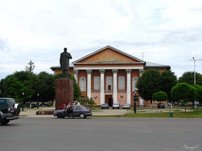 Светлый - Памятник Ленину.jpg
