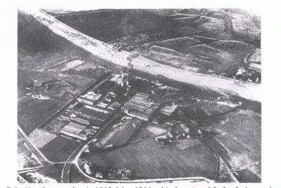 Königsberg, Luftaufnahme, Am Holsteiner Damm, links Sägewerk, rechts Fabrik.gif