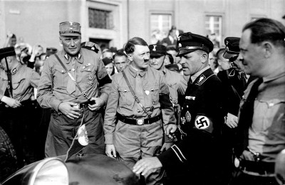 Adolf Hitler, Totenkopf SS, SA Männer.jpg