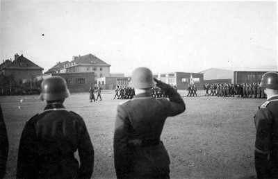 Königsberg i.Pr., deutsche Soldaten Parade 1940.jpg