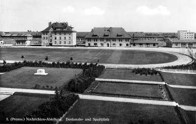 Königsberg, (Preußische) Nachrichtenabteilung, Denkmals- und Sportplatz. 1930.jpg
