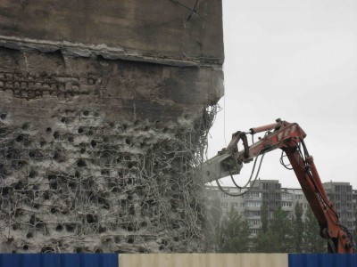 Наземное бомбоубежище на Московском проспекте. Вид на северную стену здания (увеличено).