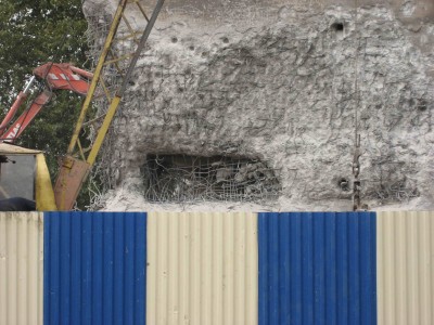 Наземное бомбоубежище на Московском проспекте. Вид на южную стену здания (увеличено).